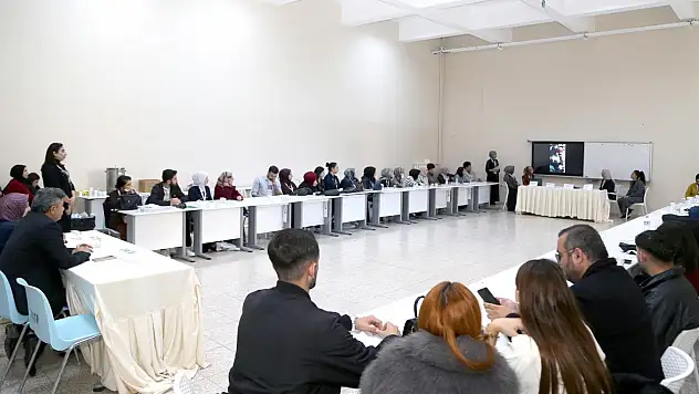 Siirt Üniversitesi'nde ''Kadın Şiddetine Karşı Gençlik Sözü'' Çalıştayı Düzenlendi