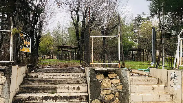 Siirt Üniversitesi Önündeki ATM'ler Kaldırıldı: Vatandaşlar Tepkili
