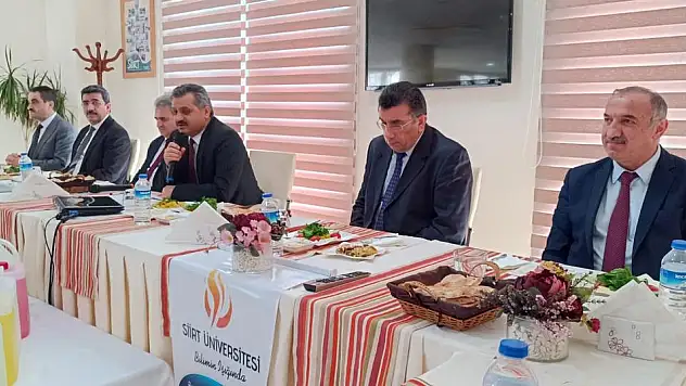 Siirt Üniversitesi Rektörü Prof.Dr.Nihat Şındak Gazetecilerle Bir Araya Geldi