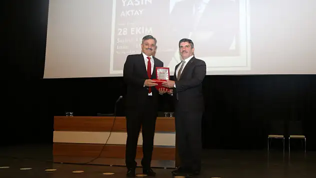 Siirt Üniversitesi Rektörü Şındak, Prof.Dr.Yasin Aktay'ın Söyleşisine Katıldı