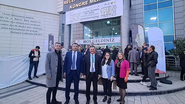 Siirt Üniversitesi Rektörü Şındak, Uluslararası Bal Şurası ve Fuarı'na Katıldı