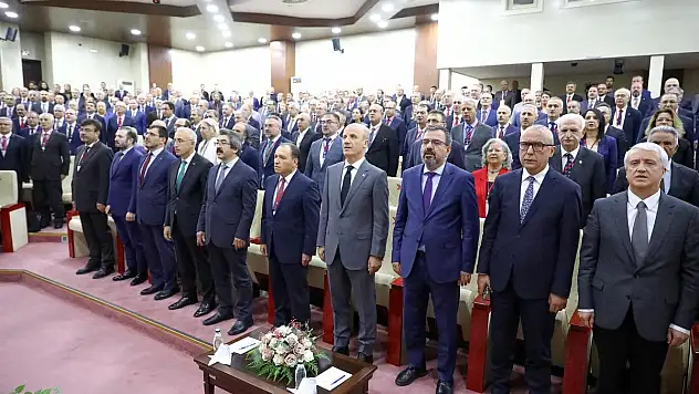 Siirt Üniversitesi Rektörü Şındak, Üniversitelerarası Kurul Toplantısına Katıldı