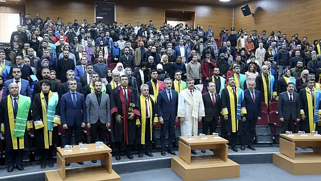 Siirt Üniversitesi'nde Akademik Personel Bilim Teşvik Ödül ve Biniş Giyme Töreni Düzenlendi