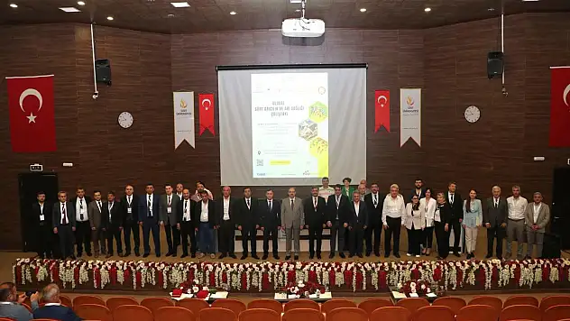 Siirt Üniversitesinde 'Dünya Arı Günü Çalıştayı' Düzenlendi