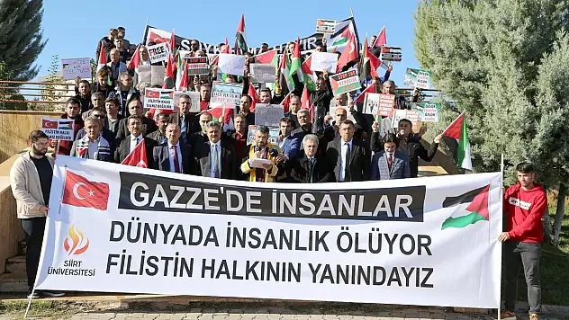 Siirt Üniversitesinde Filistin'e Destek İçin 'İsrail İşgal ve Soykırımına Karşı Tek Yürek' Basın Açıklaması Düzenledi