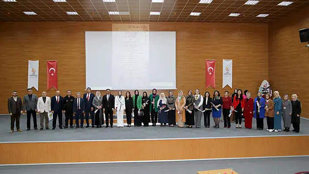 Siirt Üniversitesinde 'Güçlü Kadın Güçlü Toplum' Paneli