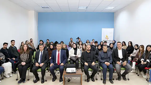 Siirt Üniversitesinde 'Madde Bağımlılığı' Söyleşisi Düzenlendi