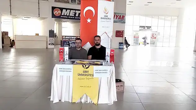 Siirt Üniversitesini Kazanan Öğrenciler Otobüs Terminalinde Karşılandı