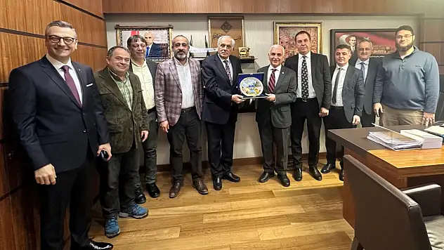 Siirt Vakfı, Milletvekili Gül'ü TBMM'de Ziyaret Etti