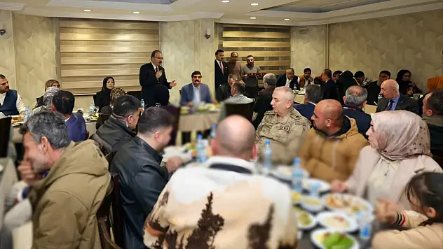 Siirt Valiliği'nden Roman Vatandaşlara İftar Programı
