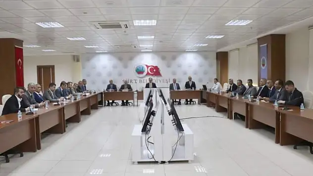 Siirt Valisi, Belediye Hizmetlerinin Daha Etkin Olmasını İstedi