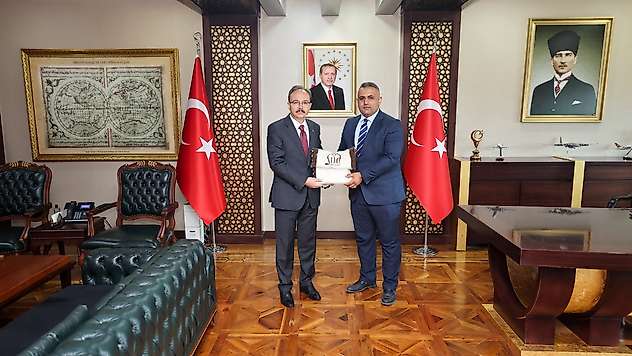 Siirt Valisi Dr. Kemal Kızılkaya'dan Zafer Akın'a yeni görev öncesi teşekkür