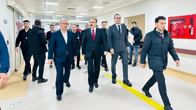 Siirt Valisi Dr. Kızılkaya, Bayramda Hastaları ve Sağlık Çalışanlarını Ziyaret Etti