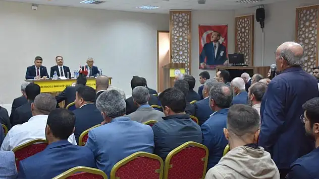 Siirt Valisi Dr.Kızılkaya, Şirvan'da Muhtarlarla Bir Araya Geldi