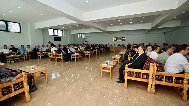 Siirt Valisi Kemal Kızılkaya, Babası İçin Düzenlenen Taziyede Başsağlığı Dileklerini Kabul Etti