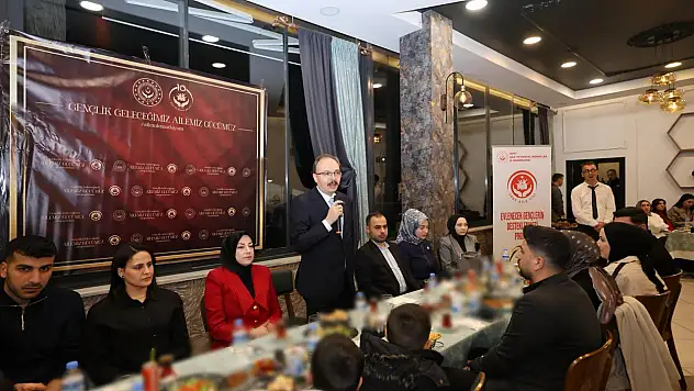Siirt Valisi Kızılkaya, genç çiftlerle iftarda buluştu