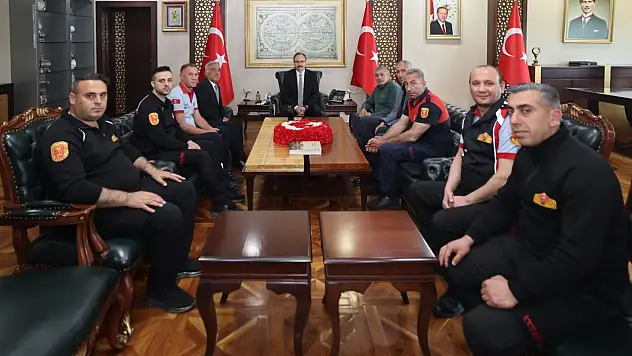 Siirt Valisi Kızılkaya, İtfaiye Dalgıç Ekibi ve Federasyon Eğitmenini Makamında Ağırladı