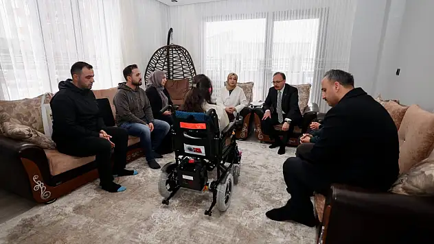 Siirt Valisi Kızılkaya, medikal desteği yerinde verdi: 19 cihaz evlere ulaştı