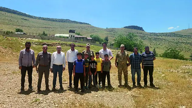 Siirt'in En Uç Köyüne Halı Saha Müjdesi!