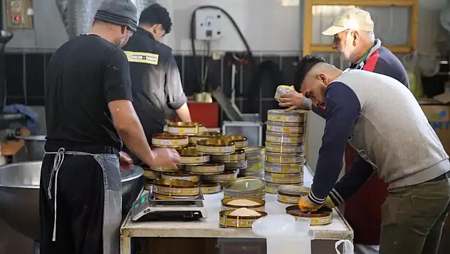 Siirt'in Geleneksel Tahin Helvasına İlgi Büyük