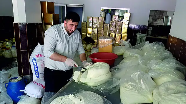 Siirt'in Meşhur Peynircilerinden Nihat İmaç Fiyatlar Milletin Alım Gücünü Zorluyor (VİDEOLU HABER)