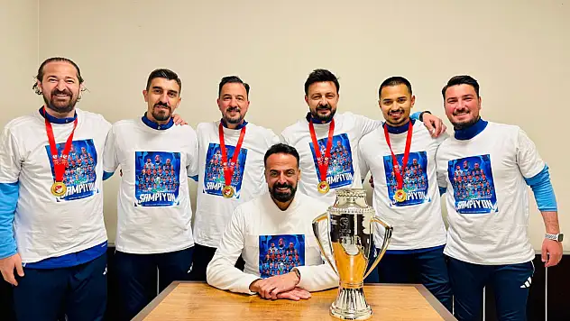 Siirtli Antrenör Samet Akınay'dan Şampiyonluk Başarısı