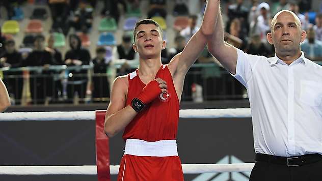 Siirtli Berat Yıldırım U-15 Avrupa Boks Şampiyonası'nda Finale Yükseldi