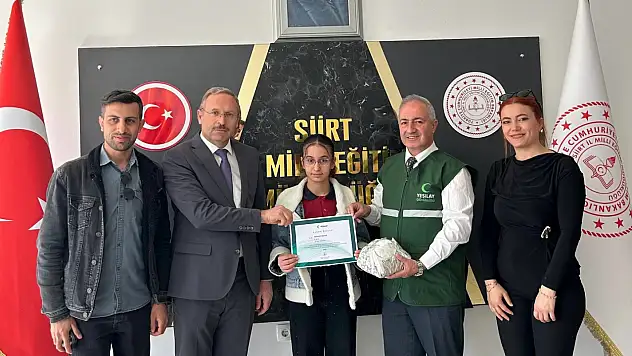 Siirtli öğrenci Nisanur Beştaş resim yarışmasında il birincisi oldu
