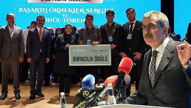 Siirtli Öğrenci Onur Çakır'ın Projesi Türkiye Birincisi Oldu