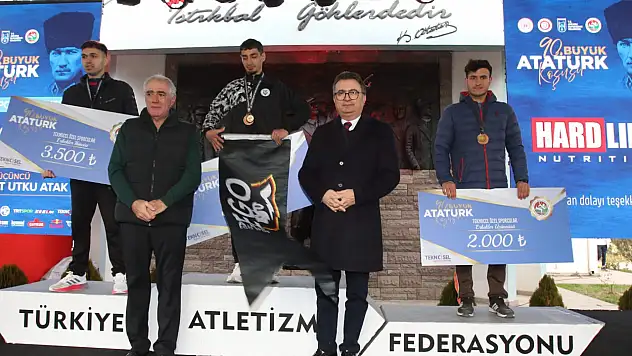 Siirtli özel sporcu İsa Beştaş Büyük Atatürk Koşusu'nda ikinci oldu