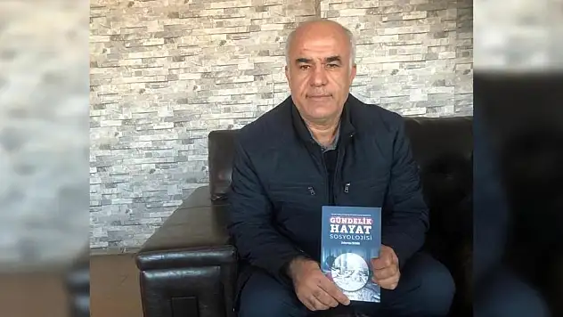 Siirtli Sosyolog Menak'ın İkinci Kitabı 'Gündelik Hayat'