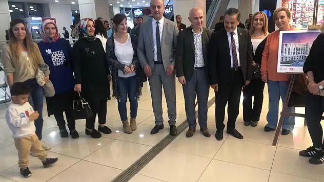 Siirt'te '100 Yıldır Aynı Aşk ve Heyecanla' Sergisine Büyük İlgi!