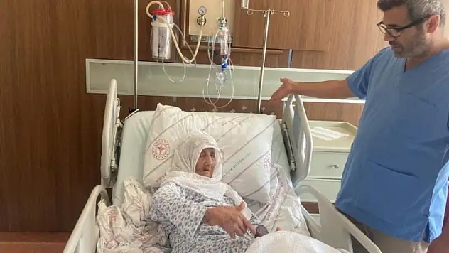 Siirt'te 110 Yaşındaki Hasta, Nadir Görülen Hastalığı Ameliyatla Yendi