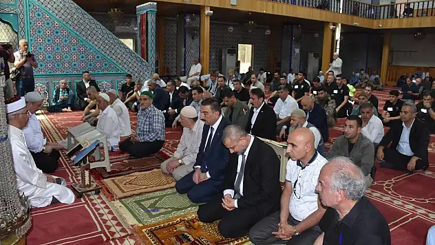 Siirt'te 15 Temmuz Şehitleri İçin Mevlit ve Hatim Duası Okundu