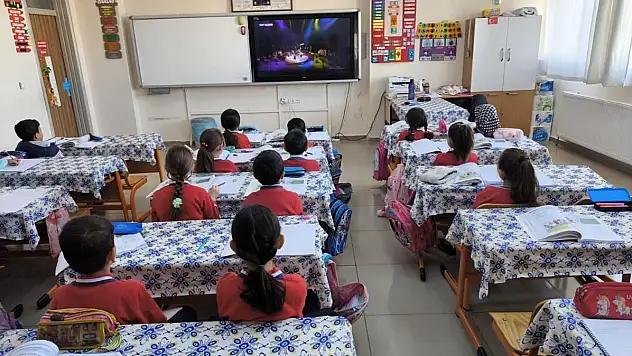 Siirt'te 92 Bin 308 Öğrenci Ders Başı Yaptı