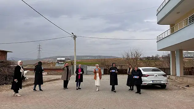 Siirt'te Ak Partili Kadınlar Geceli Gündüzlü Çalışıyor