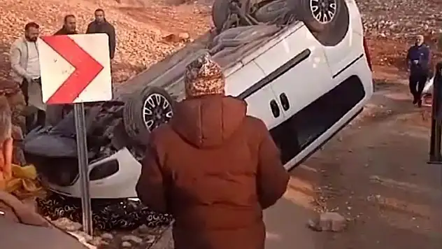 Siirt'te Araç Devrildi