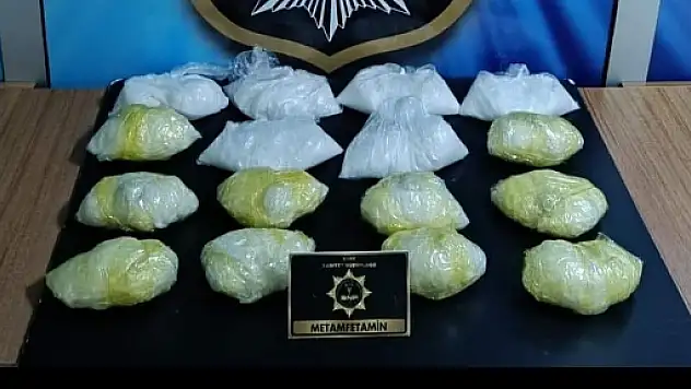 Siirt'te Aracında 8 Kilo 560 Gram  'Metamfetamin'  Yakalanan Şahıslar Tutuklandı