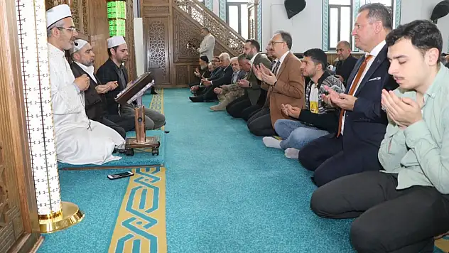 Siirt'te Aziz Şehitlerimiz İçin Mevlid Programı Düzenlendi