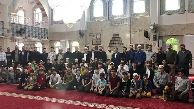 Siirt'te 'Camiye Namaza Gel, Hadisleri Topla Büyük Ödülü Kazan' Projesi Tamamlandı