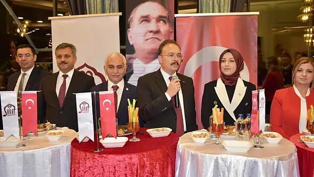 Siirt'te Cumhuriyet'in 100. Yılı Nedeniyle Resepsiyon Verildi