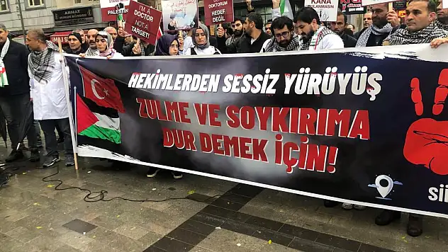 Siirt'te Doktorlar Filistin İçin Yürüdü