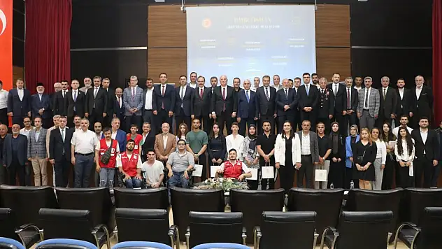 Siirt'te Düzenlenen Ombudsmanlık Konferansına Yoğun İlgi