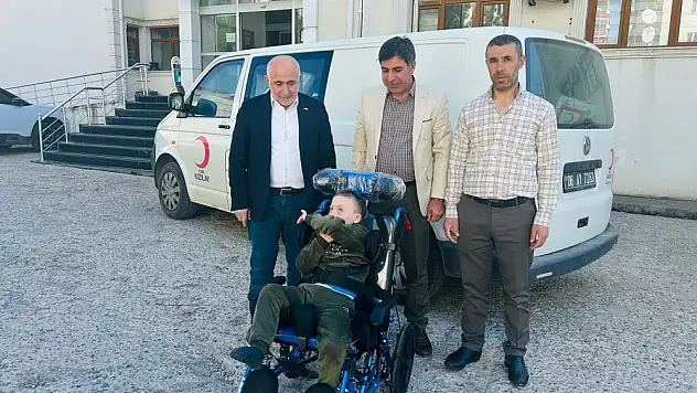 Siirt'te Engelli Çocuğa Hayırsever Desteğiyle Pulset Hediye Edildi
