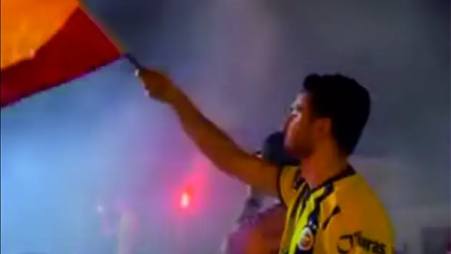 Siirt'te Fenerbahçeli Bir Taraftar, Galatasaray'ın Şampiyonluğunu Kutladı