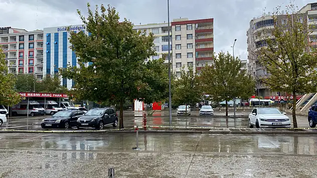 Siirt'te Hastası Olan Vatandaşlar Aracını Hastaneye Park Edemiyor!