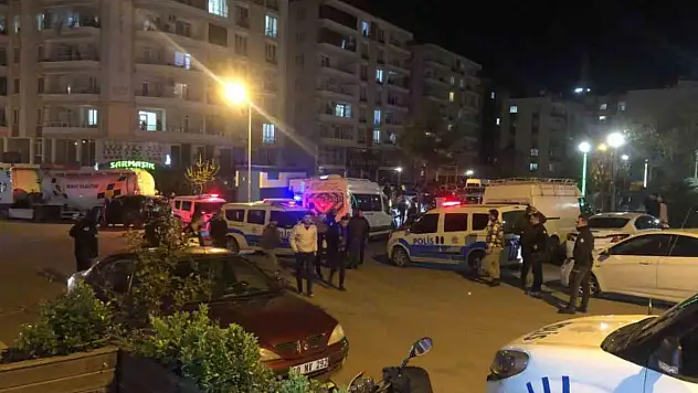 Siirt'te İki Grup Arasında Bıçaklı Kavga!