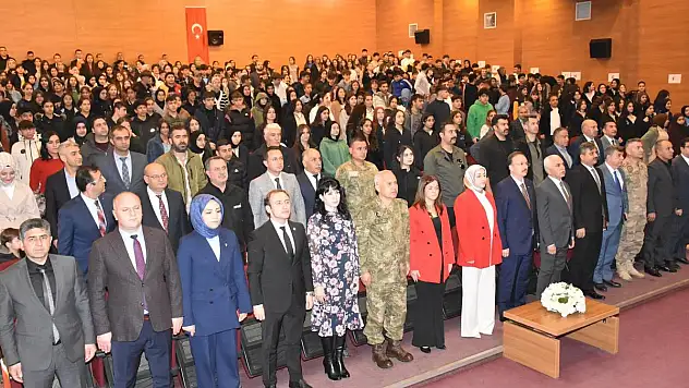 Siirt'te İstiklal Marşının Kabulü ve Mehmet Akif Ersoy'u Anma Günü Etkinliklerle Kutlandı