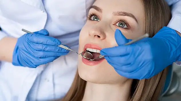 SİİRT'TE KAÇAK ÇALIŞAN DİŞ HEKİMLERİ YAKALANDI!