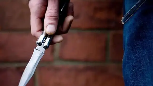 Siirt'te Karnından Bıçaklanan Şahıs Yaralandı